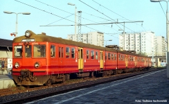  51462 - H0 - E-Triebzug EN 57, PKP, Ep. V